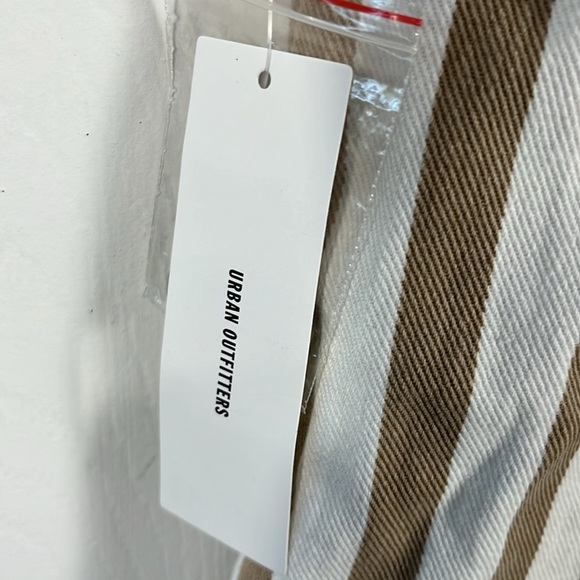 NWT Urban outfitters cropped striped jumpsuit - Picture 3 of 13
